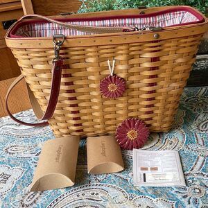 Longaberger 2004 Mothers Day Weekend Tote Bag Red Leather Straps Fabric Liner